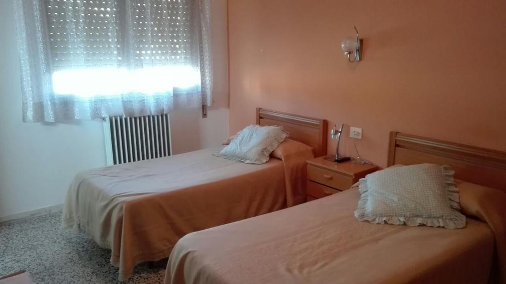 Hostal Terraferma Algerri Luaran gambar