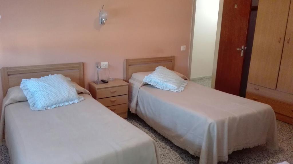 Hostal Terraferma Algerri Luaran gambar